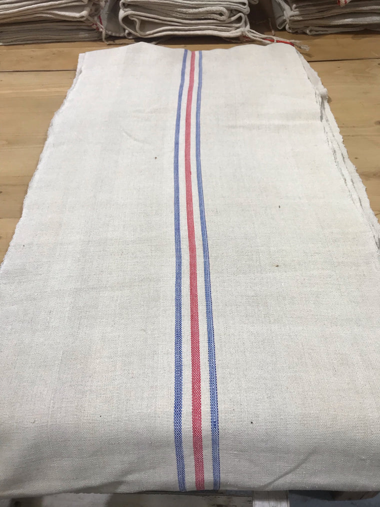 Vintage  Linen Roll 1940s  #3427  (Read Information About This Item)