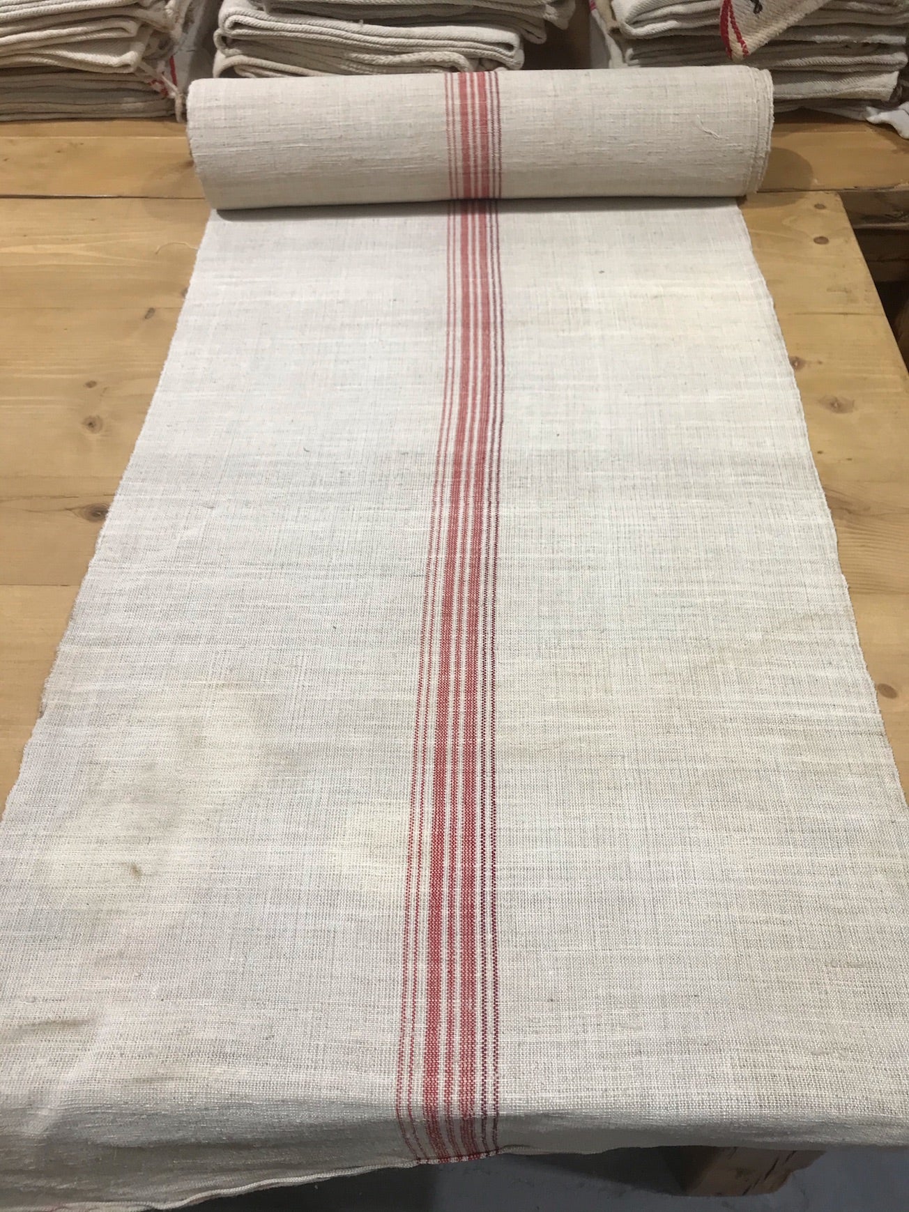 Vintage  Linen Roll 1940s  #3428  (Read Information About This Item)