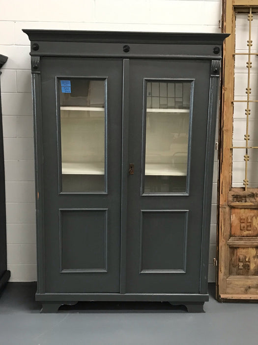 Vintage European  kitchen cabinet  #3469 Byron