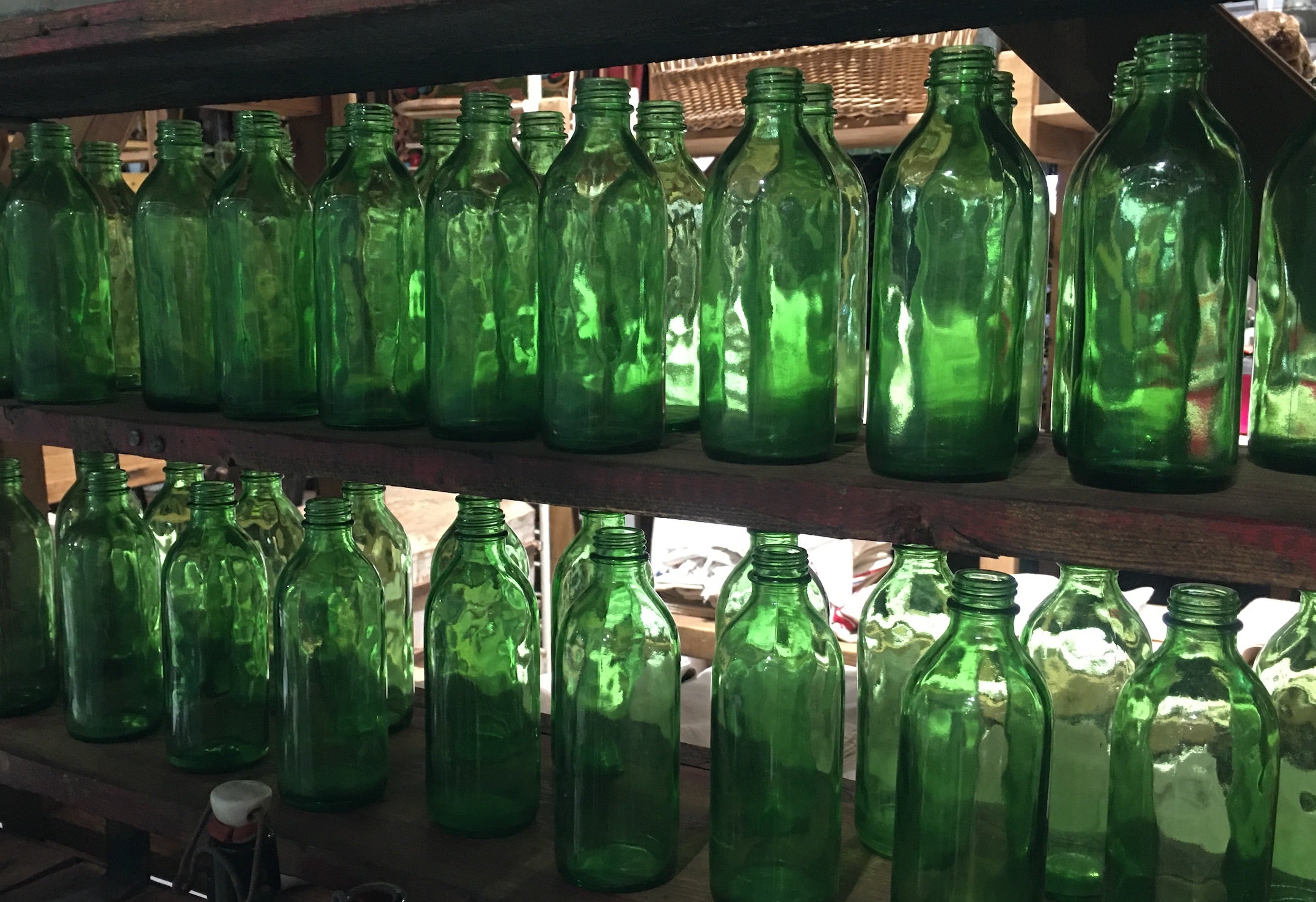 10 x Vintage  Small Green Bottles  #3007 (2)