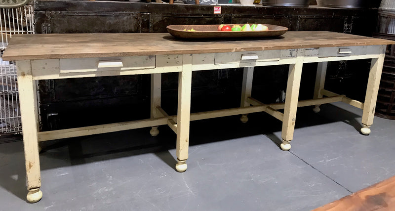European Kitchen Island / Shop Counter # 3546 Byron