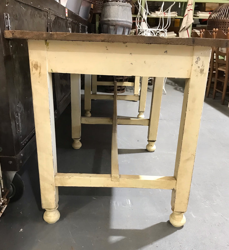 European Kitchen Island / Shop Counter # 3546 Byron
