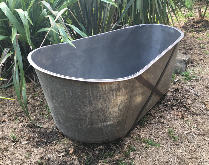 Vintage 1940s  Galvanized Bath Tub #3072