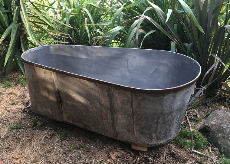 Vintage 1940s  Galvanized Bath Tub #3073