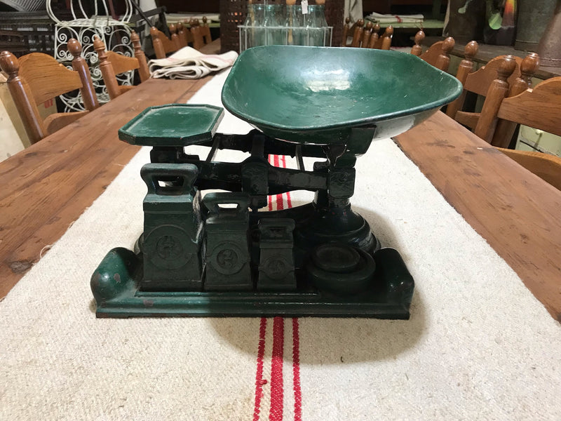 Vintage Kitchen Scale  #3589