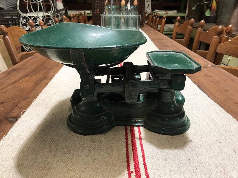 Vintage Kitchen Scale  #3589