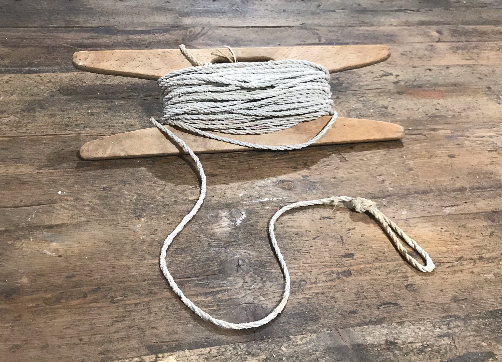 Vintage Clothes Line Rope  #3599 A