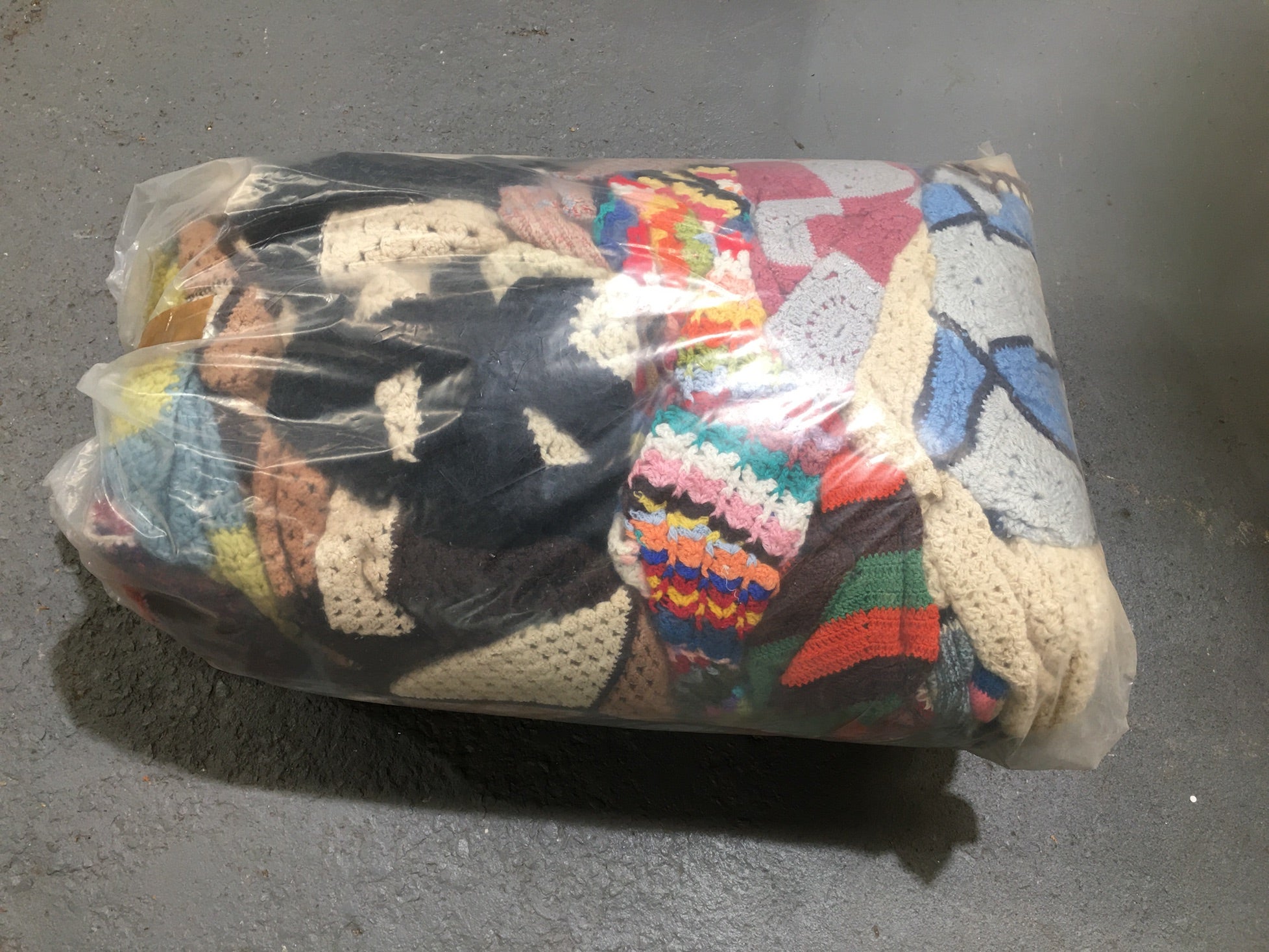 20Kg Bag of Vintage Crochet Trows/Blankets #3004 (1)