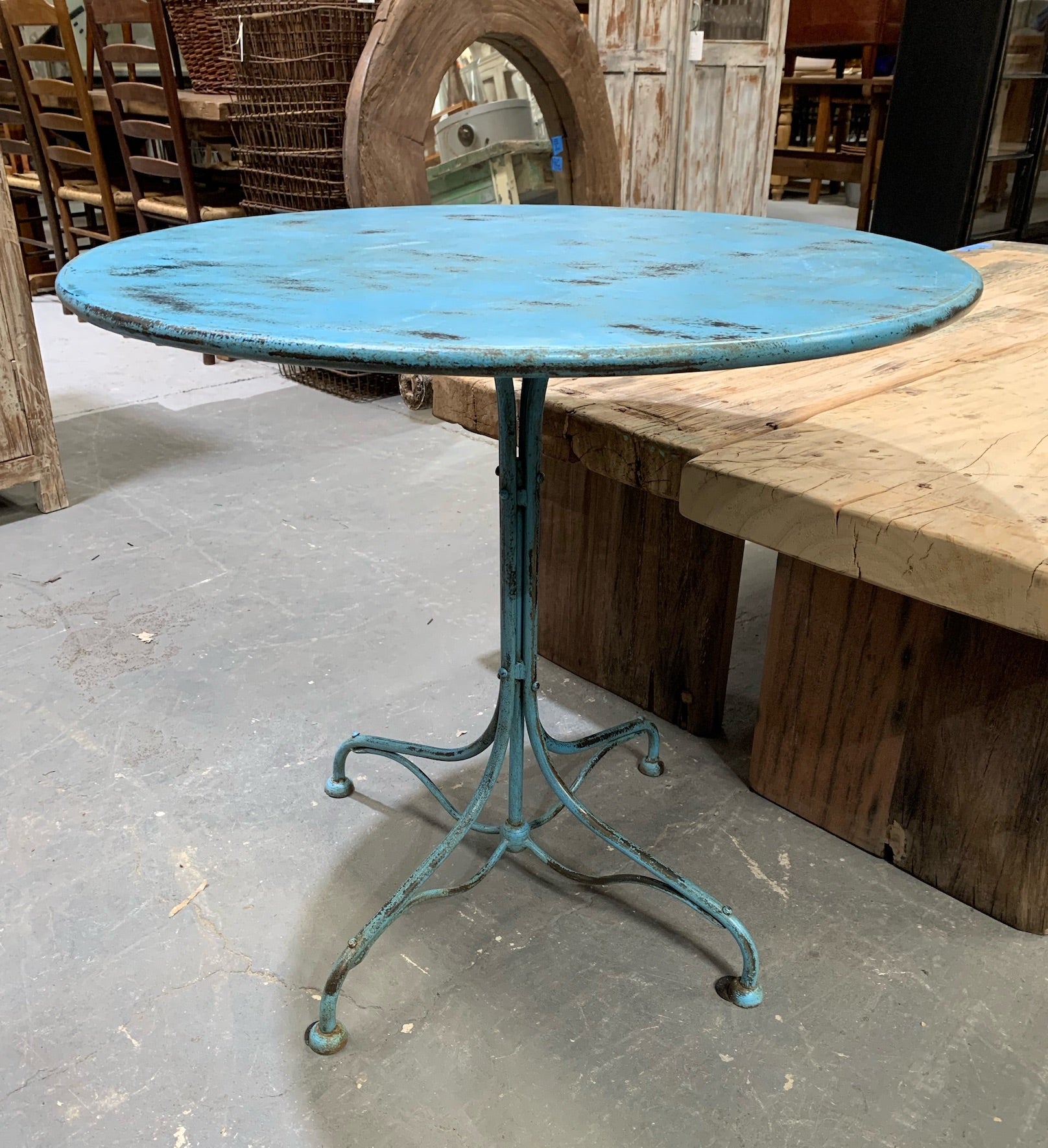Round Metal  Table #4532