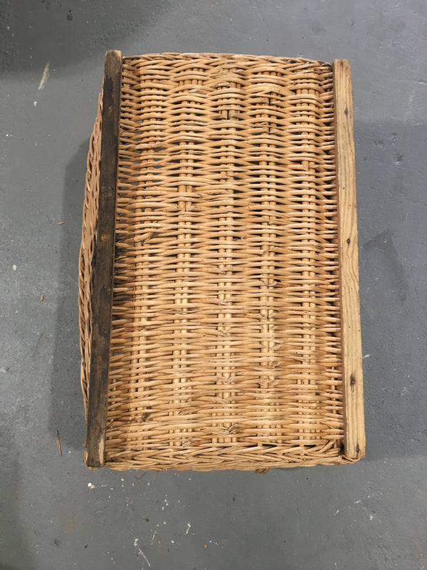 Vintage  Belgian Wicker Bakers Basket  #3267 (4)