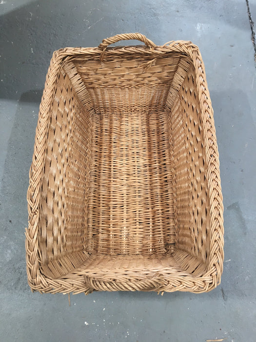 Vintage  Belgian Wicker Bakers Basket  #3267 (6)