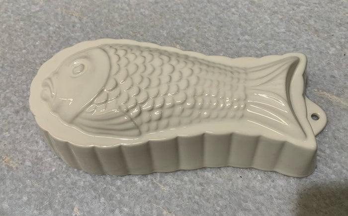 Vintage White Porcelain Fish Mould   #4673