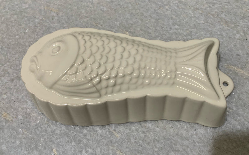 Vintage White Porcelain Fish Mould   #4673
